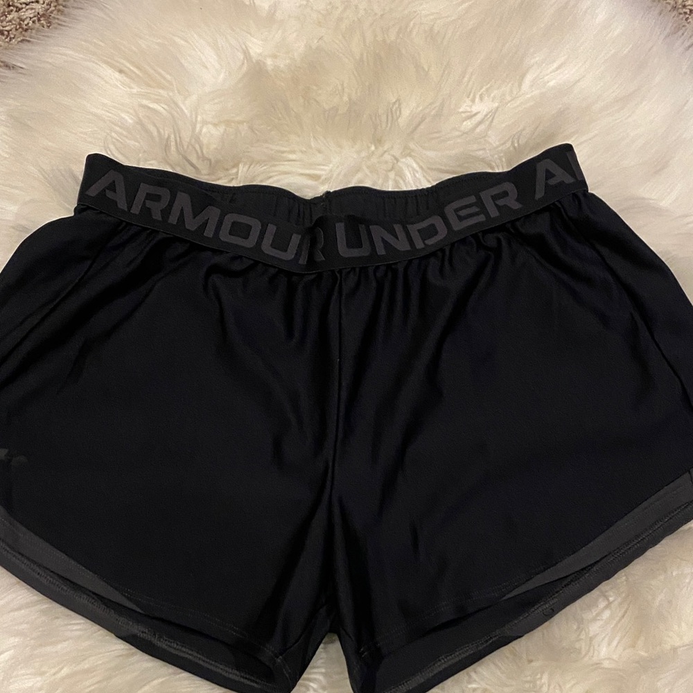 Under Armour Black Women's Athletic Shorts with Logo Waistband